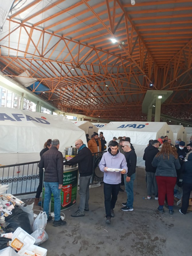 caykur-deprem-bolgelerinde-yurekleri-isitiyor-9.jpg