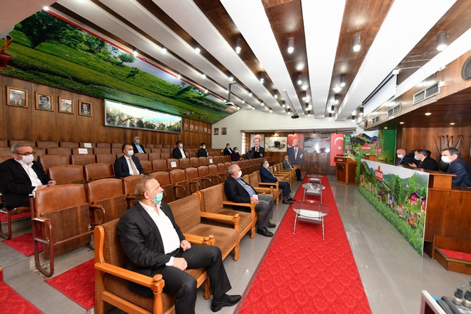 caykur-genel-mudur-vekili-alim,-4-ilin-ziraat-odasi-baskanlariyla-bir-araya-geldi-(3).jpg