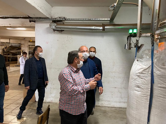 caykur-genel-mudur-vekili-alim-arife-gunu-fabrika-incelemesinde-(2).jpg