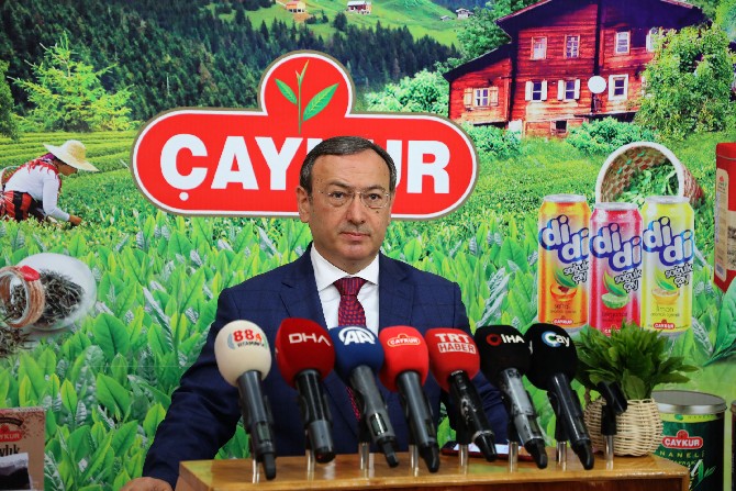 caykur-genel-mudur-vekili-yusuf-ziya-alim,-2020-yili-yas-cay-alim-kampanyasi-ile-ilgili-genel-mudurluk-brifing-salonunda-aciklamalarda-bulundu-(1).jpg