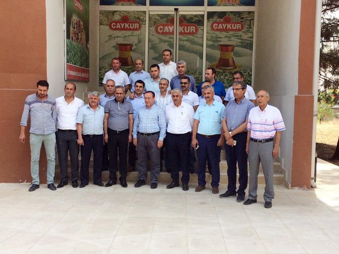 caykur-genel-mudur-vekili-yusuf-ziya-alim,-diyarbakir’da-caykur-bayileri-ile-bir-araya-geldi-(2).jpg
