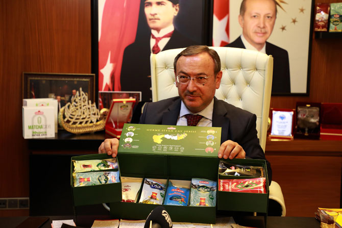 caykur-genel-muduru-yusuf-ziya-alim-caykurdan-her-butceye-ozel-hediyelik-cay.jpg