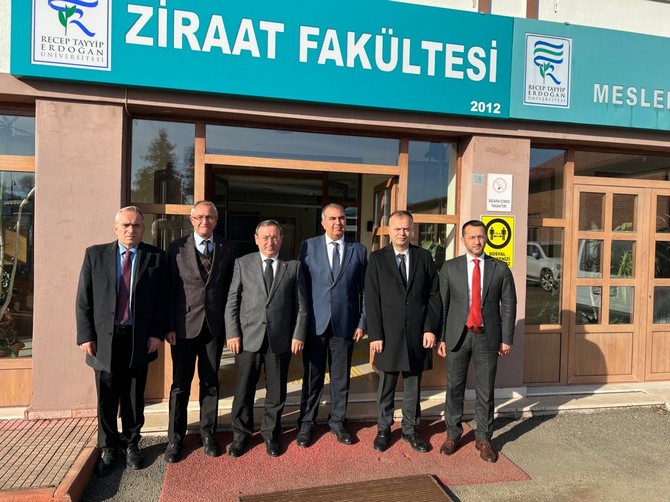 caykur-genel-muduru-yusuf-ziya-alim-recep-tayyip-erdogan-universitesi-ziraat-fakultesi-dekani-prof-dr-mustafa-akbulutu-ziyaret-ederek-tarimsal-egitimin-177-yil-donumunu-kutladi-1.jpg