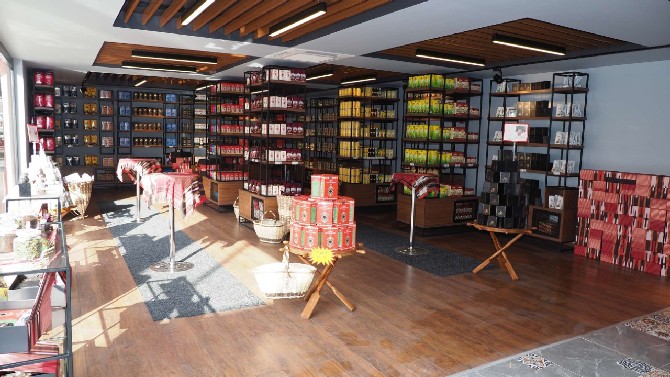 caykur-istanbul-cay-satis-magazasi-hizmete-girdi-(3).jpg