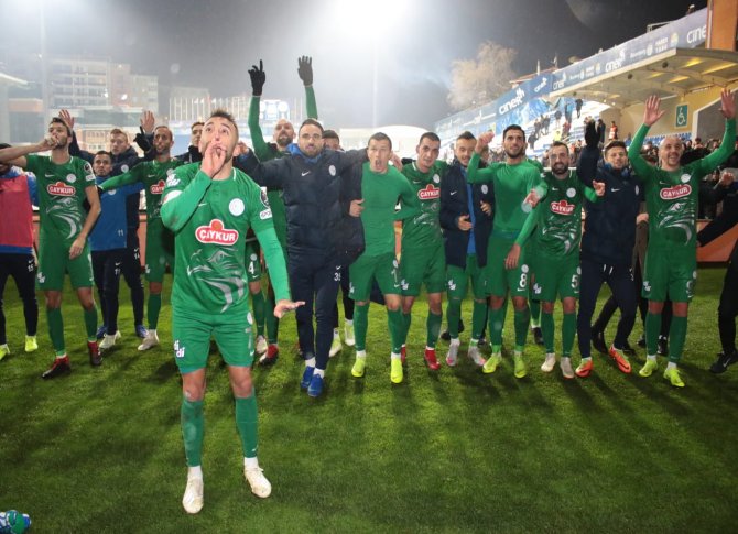 caykur-rize’den-galibiyet-pozu-6.jpg