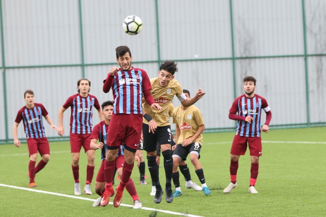 caykur-rizespor’dan-trabzonspor’a-double-galibiyet-(13).jpg