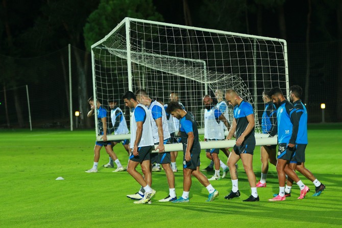 caykur-rizespor’un-antalya-belek-kampi-basladi-(3).jpg