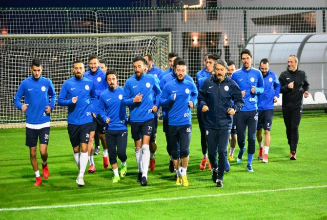 caykur-rizespor’un-antalya-kampi-basladi--(1).jpg