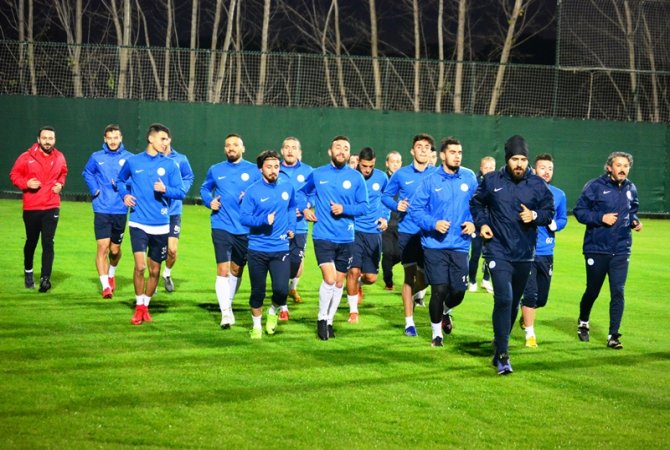 caykur-rizespor’un-antalya-kampi-basladi--(2).jpg