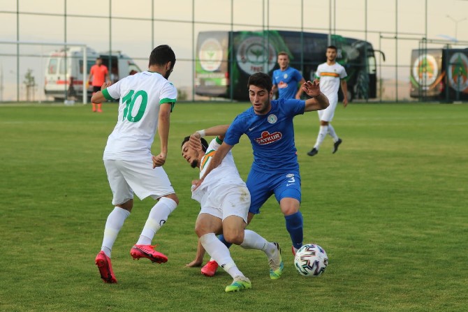 caykur-rizespor,-aytemiz-alanyaspor-ile-oynadigi-hazirlik-macinda-rakibine-3-0-maglup-oldu-(1)-001.jpg