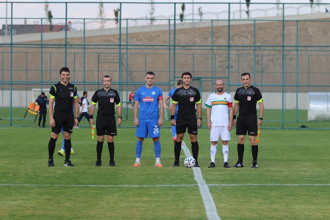 caykur-rizespor,-aytemiz-alanyaspor-ile-oynadigi-hazirlik-macinda-rakibine-3-0-maglup-oldu-(2)-001.jpg