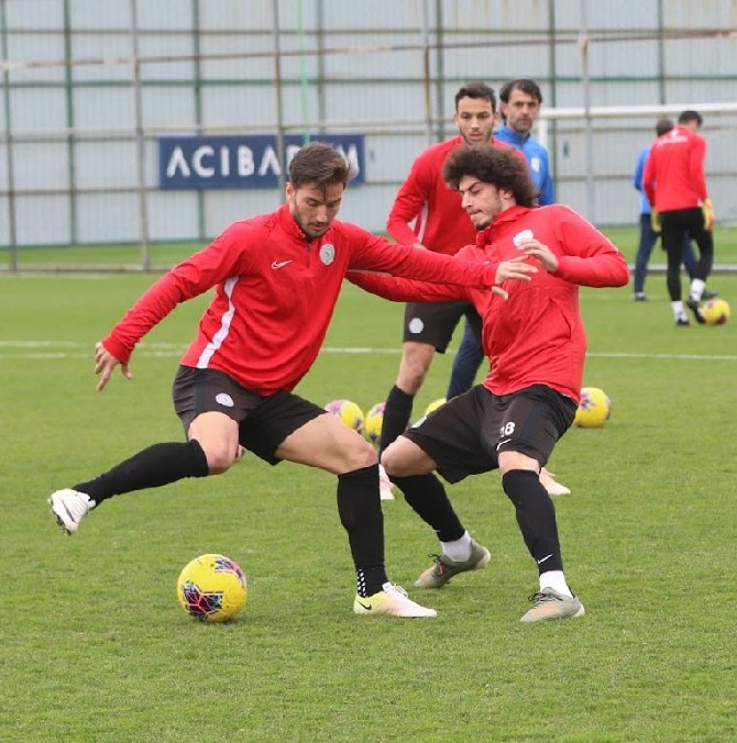 caykur-rizespor,-aytemiz-alanyaspor-macinin-hazirliklarini-tamamladi-(3).jpg