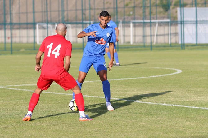 caykur-rizespor,-erzurum’da-antalyaspor-ile-oynadigi-hazirlik-karsilasmasi-(6).jpg