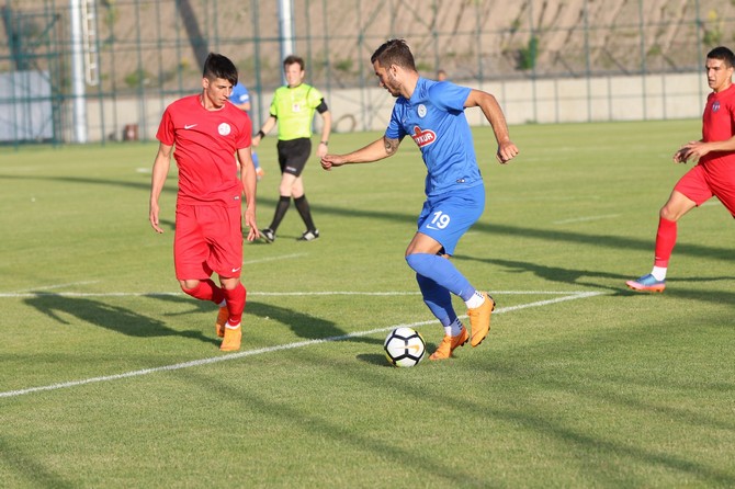 caykur-rizespor,-erzurum’da-antalyaspor-ile-oynadigi-hazirlik-karsilasmasi-(9).jpg