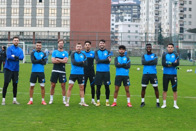 caykur-rizespor,-fenerbahce-maci-hazirliklarini-13-eksikle-surdurdu-(5).jpg