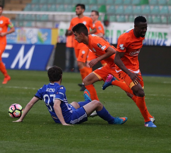 caykur-rizespor---dinamo-batumi-maci-(8).jpg
