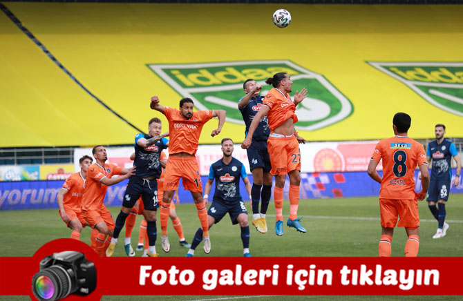 caykur-rizespor---medipol-basaksehir-macindan-kareler.jpg