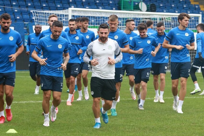 caykur-rizespor-antalyaspor-maci-hazirliklarini-surdurdu-1-001.jpg