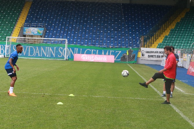 caykur-rizespor-antalyaspor-maci-hazirliklarini-surdurdu-2-001.jpg