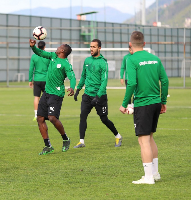 caykur-rizespor-antrenman-(3)-004.jpg