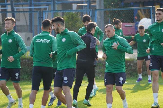 caykur-rizespor-antrenman-3-002.jpg
