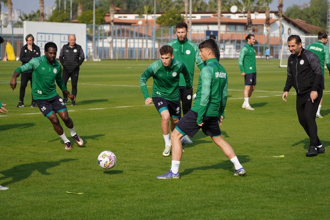 caykur-rizespor-antrenman-5-001.jpg