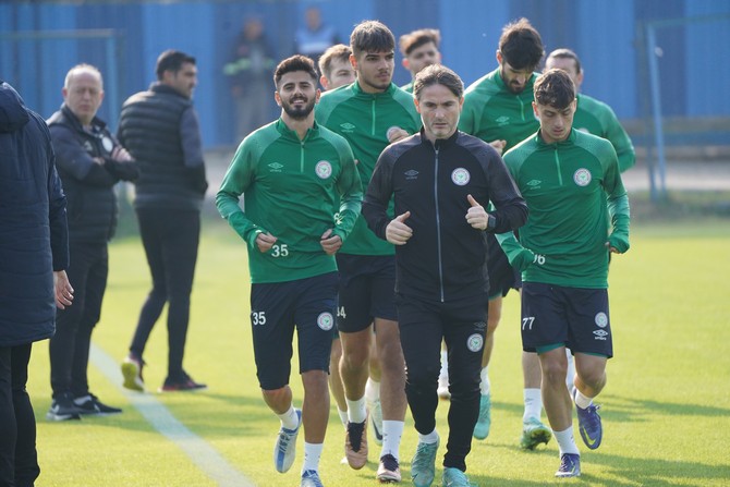 caykur-rizespor-antrenman-9.jpg