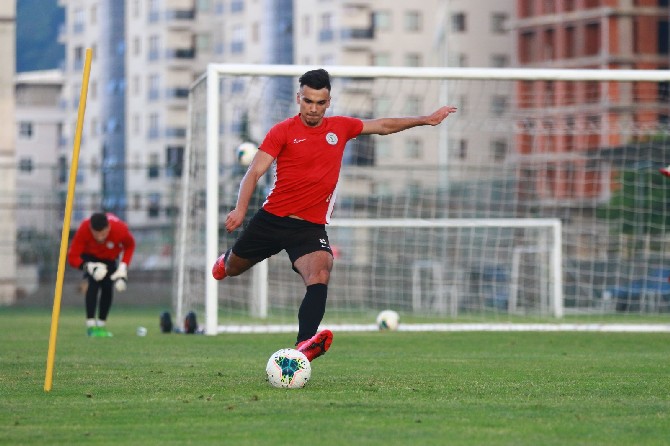 caykur-rizespor-antrenmani-(1)-020.jpg