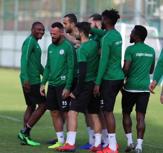 caykur-rizespor-antrenmani-(2)-007.jpg
