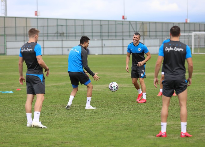 caykur-rizespor-antrenmani-(2)-021.jpg