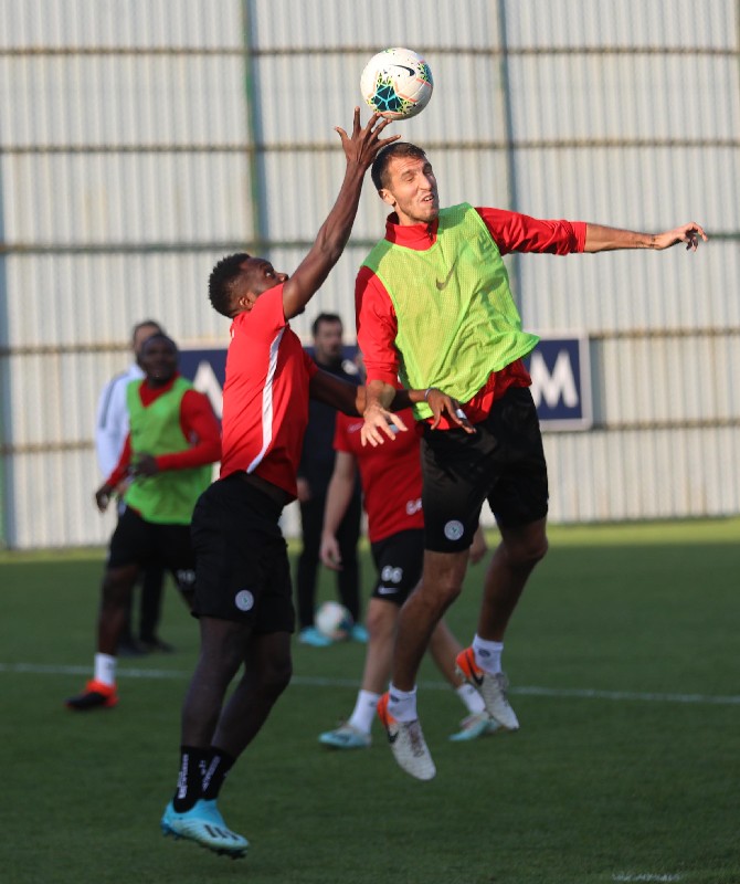 caykur-rizespor-antrenmani-(3)-012.jpg