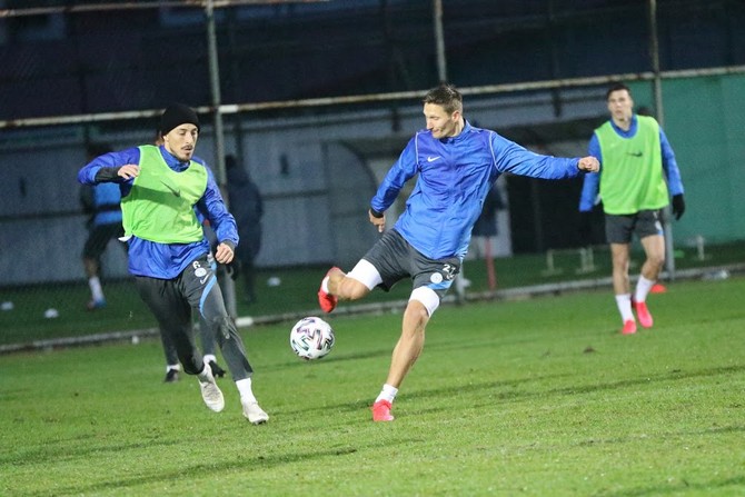 caykur-rizespor-antrenmani-(7)-010.jpg