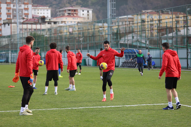 caykur-rizespor-antrenmani-001.jpg