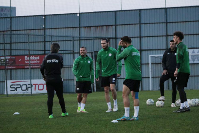 caykur-rizespor-antrenmani-006.jpg