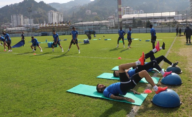 caykur-rizespor-antrenmani-1-001.jpg