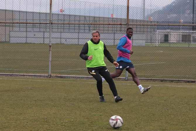 caykur-rizespor-antrenmani-13-001.jpg