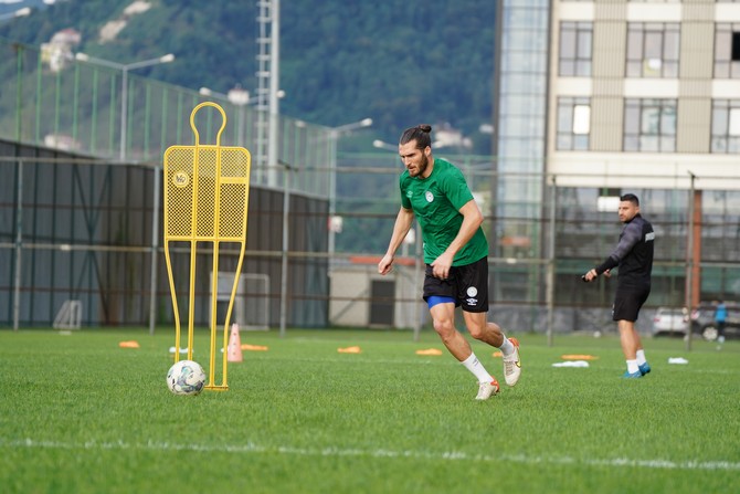 caykur-rizespor-antrenmani-4-021.jpg