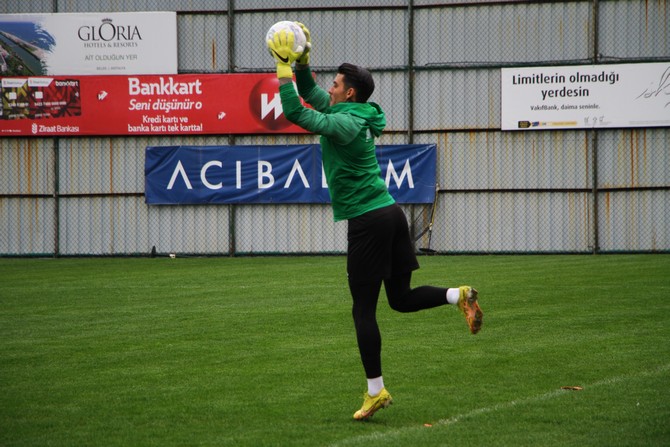 caykur-rizespor-antrenmani-4-023.jpg