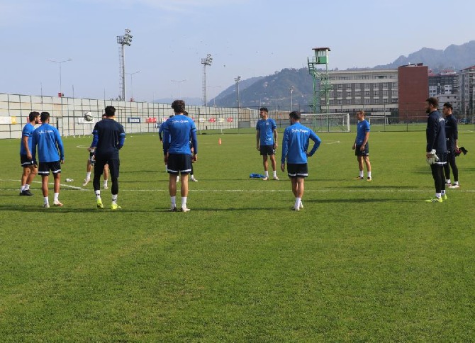caykur-rizespor-antrenmani-6-001.jpg
