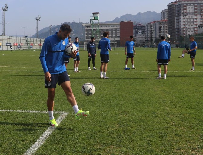 caykur-rizespor-antrenmani-7-002.jpg