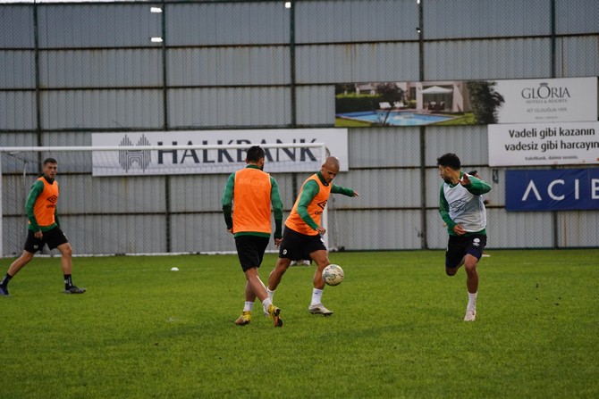 caykur-rizespor-antrenmani-7-008.jpg
