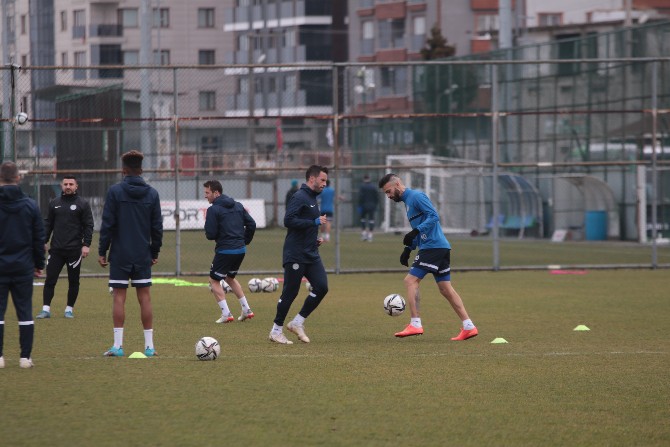 caykur-rizespor-antrenmani-8-001.jpg