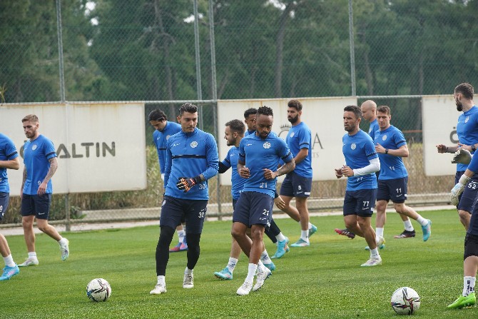 caykur-rizespor-aytemiz-alanyaspor-hazirliklarini-surduruyor-3.jpg