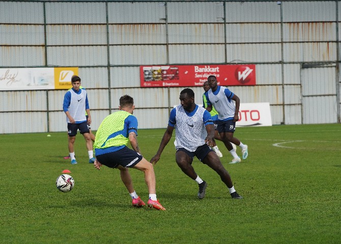 caykur-rizespor-aytemiz-alanyaspor-maci-hazirliklarini-surdurdu-1.jpg