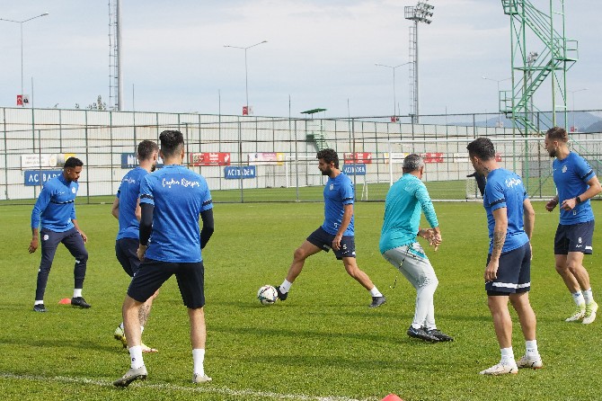 caykur-rizespor-aytemiz-alanyaspor-maci-hazirliklarini-surdurdu-3.jpg