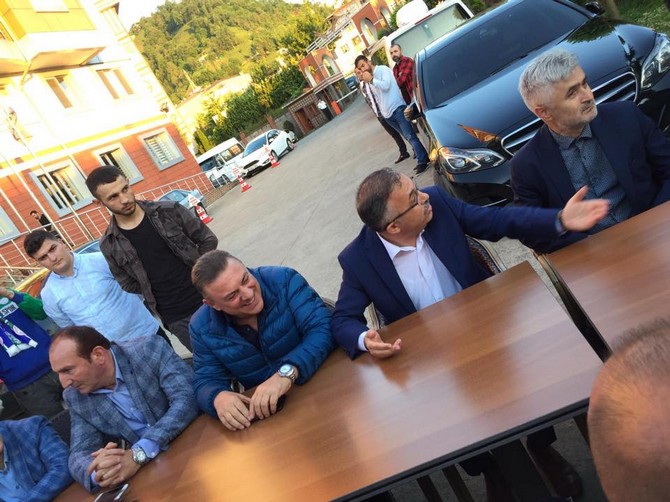 caykur-rizespor-baskani-hasan-kartal,-taraftarlarla-iftar-acti--(4).jpg