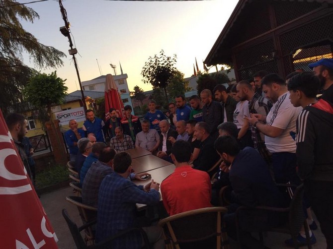 caykur-rizespor-baskani-hasan-kartal,-taraftarlarla-iftar-acti--(5).jpg
