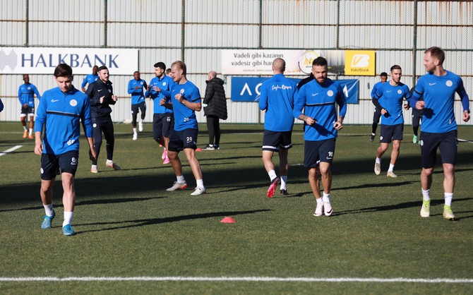 caykur-rizespor-besiktas-maci-hazirliklarini-surdurdu-11.jpg
