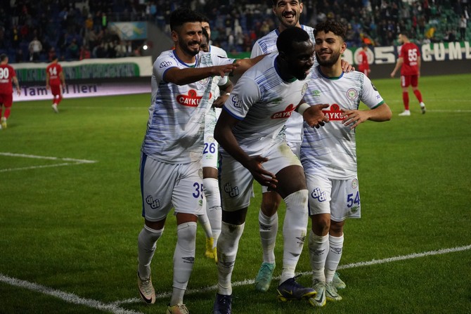 caykur-rizespor-bolusporu-tek-golle-gecti-4.jpg