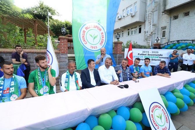 caykur-rizespor-daha-once-transfer-haberini-duyurdugu-fernando-boldrin,-baris-alici,-tarik-cetin-ve-erdinc-karakas-icin-imza-toreni-duzenledi.--(8).jpg